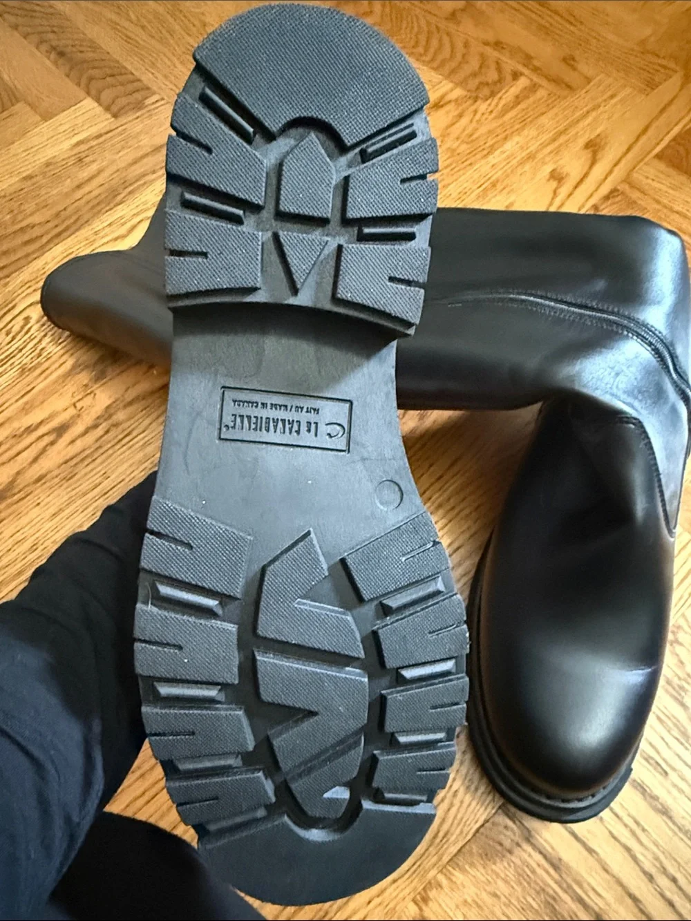 La CANADIENNE Black Leather Winter Boots with Shearling Lining New No box